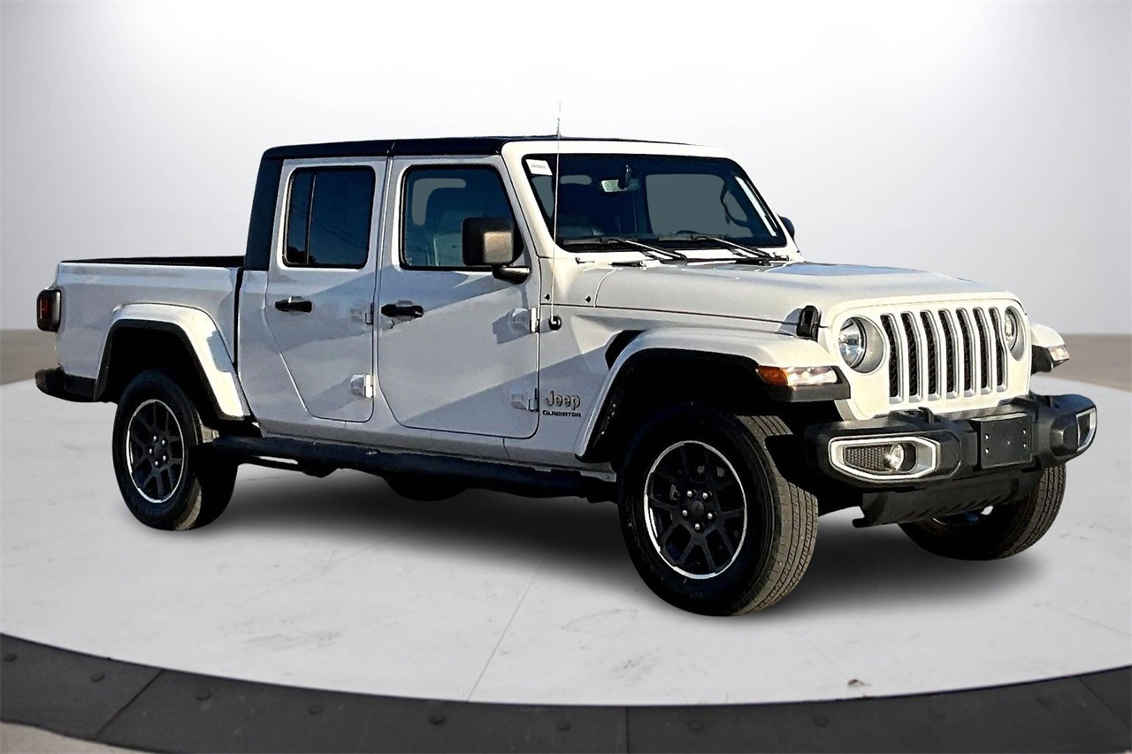 2022 Jeep Gladiator Overland's photo