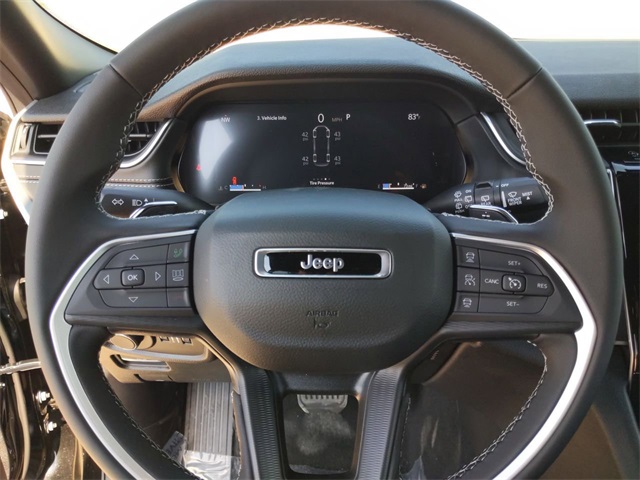 2025 Jeep Grand Cherokee Laredo Altitude photo 20