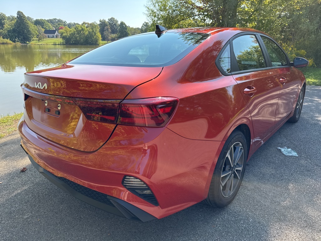 2023 Kia Forte LXS photo 3