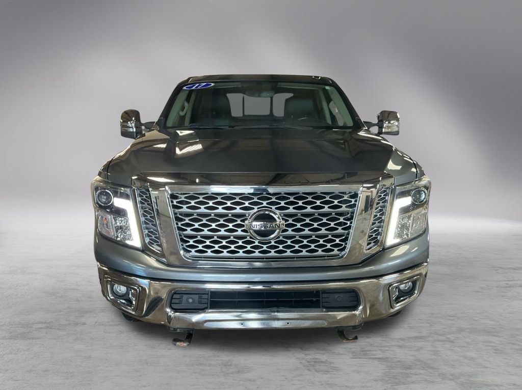 2017 Nissan Titan SL photo 2