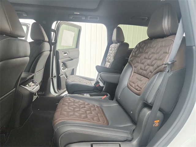 2026 Nissan Armada Platinum Reserve photo 35