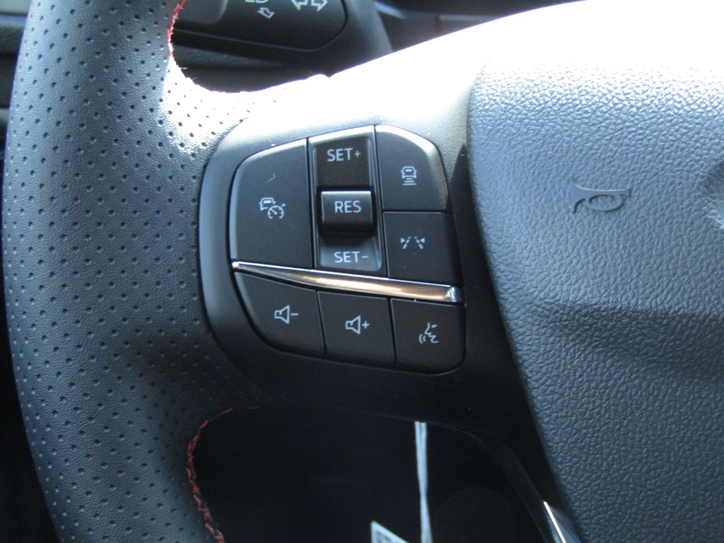 2025 Ford Escape ST-Line Select photo 18