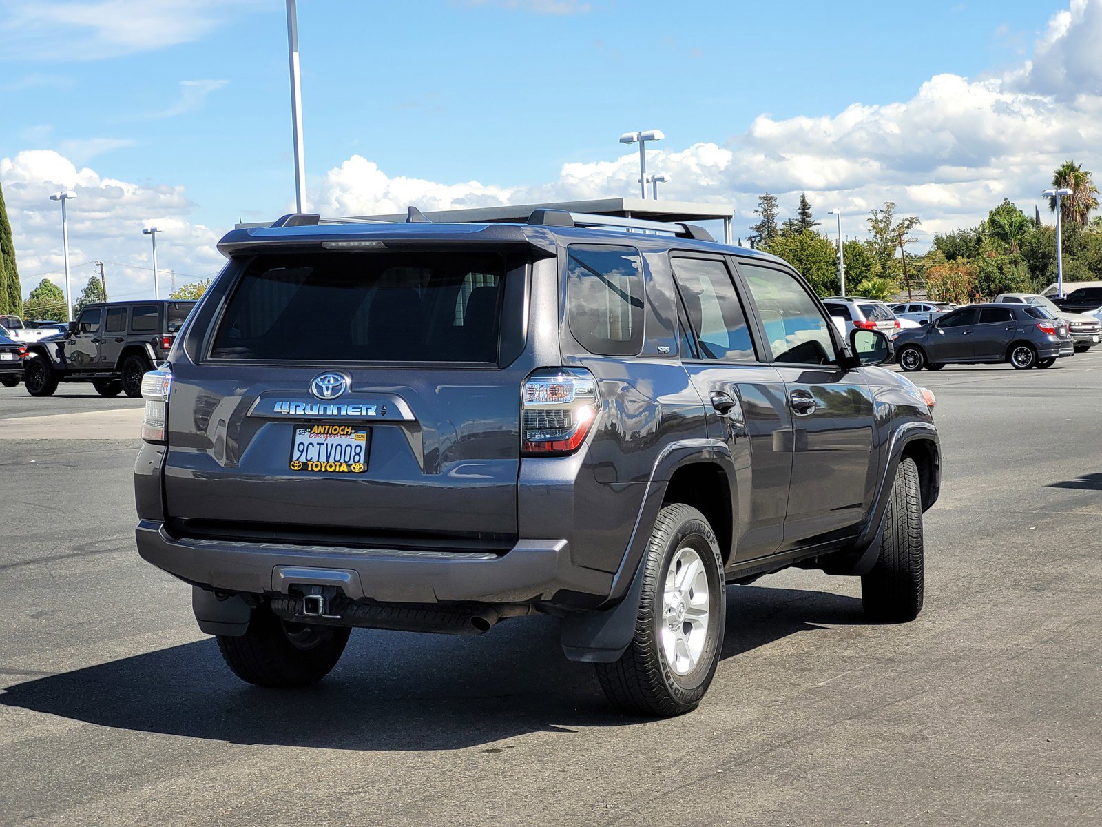 2022 Toyota 4Runner SR5 photo 4