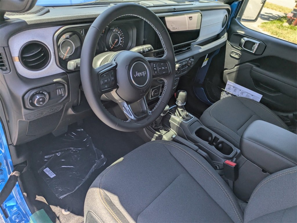 2025 Jeep Gladiator Sport S photo 13