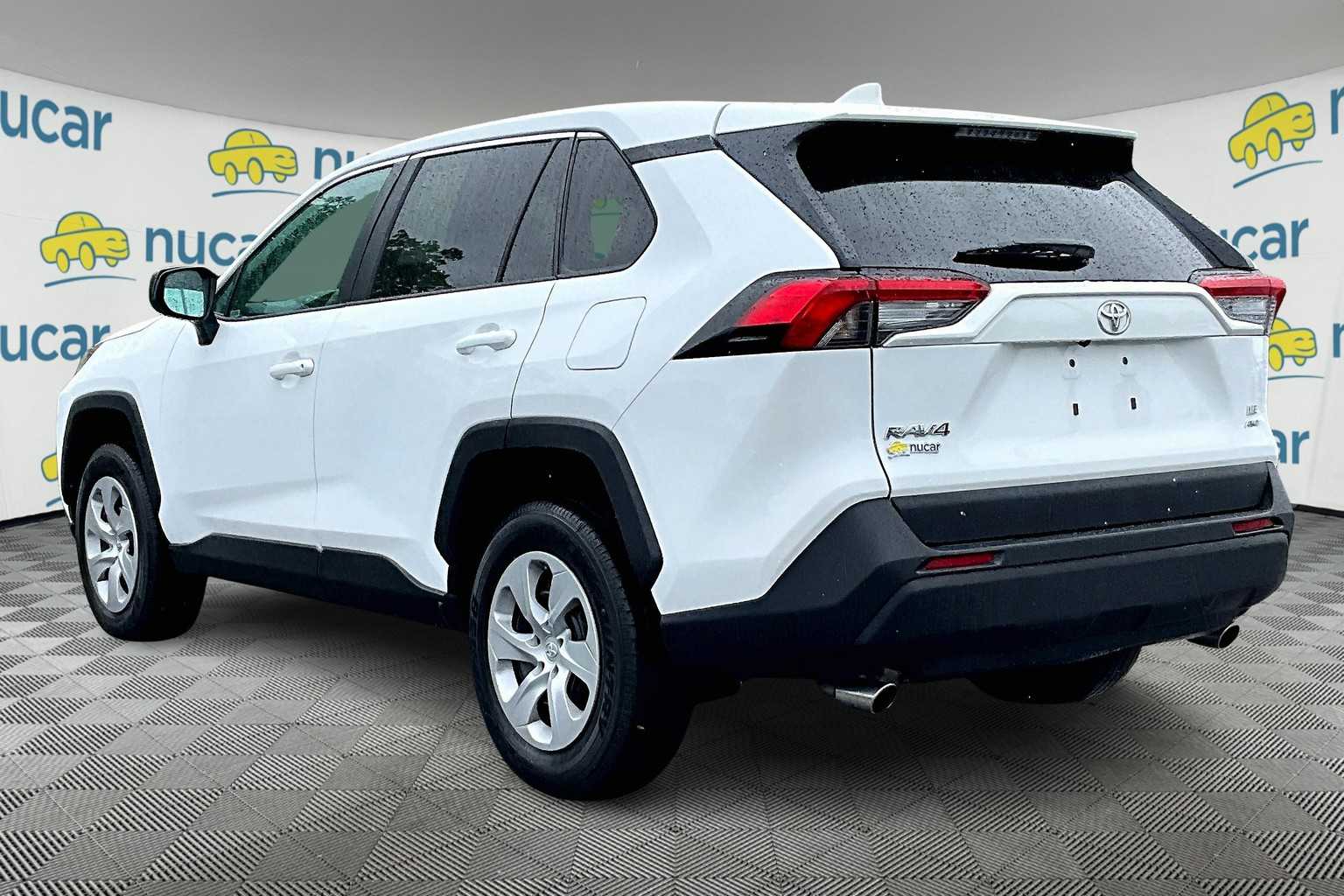 2024 Toyota RAV4 LE photo 2