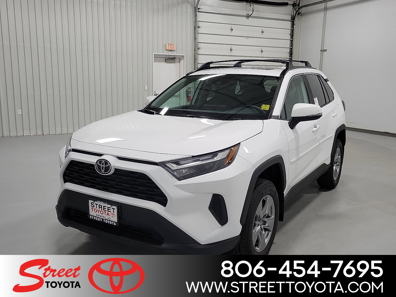 2025 Toyota RAV4 XLE's photo