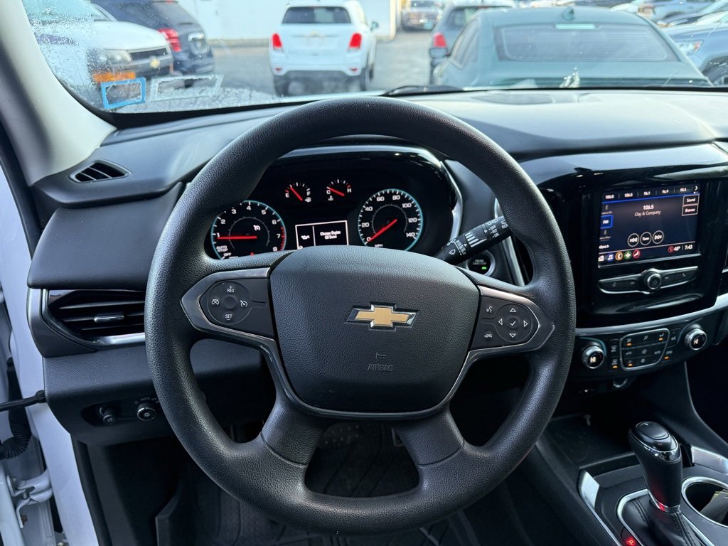 2020 Chevrolet Traverse LS photo 2