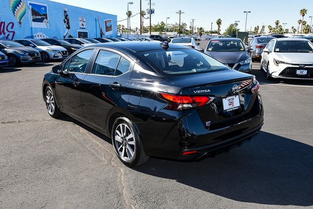 2025 Nissan Versa 1.6 SV photo 2