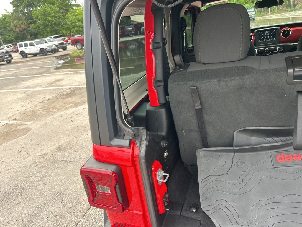2021 Jeep Wrangler Rubicon photo 31
