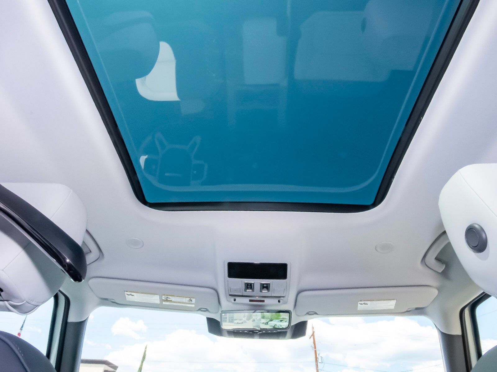 2025 Land Rover Defender 110 S photo 50