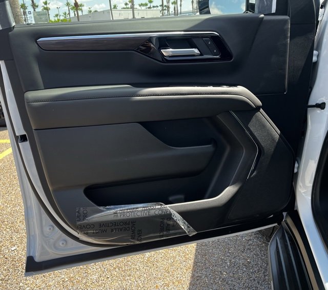 2025 Chevrolet Suburban LS photo 19