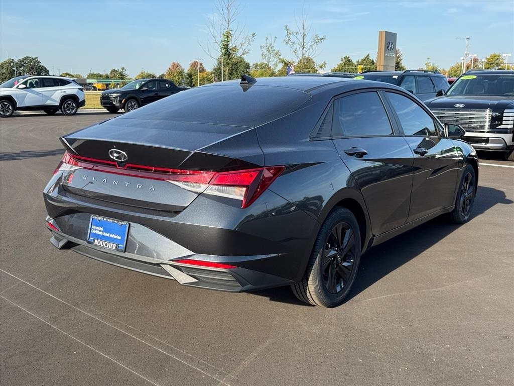 2021 Hyundai Elantra SEL Convenience photo 3