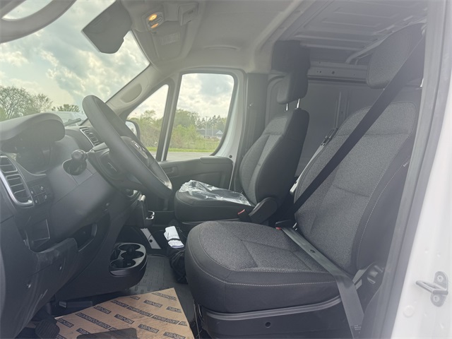 2025 Ram ProMaster 1500 SLT Cargo Van photo 4
