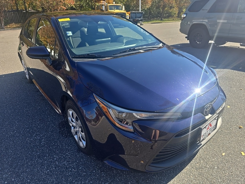 2023 Toyota Corolla LE photo 3