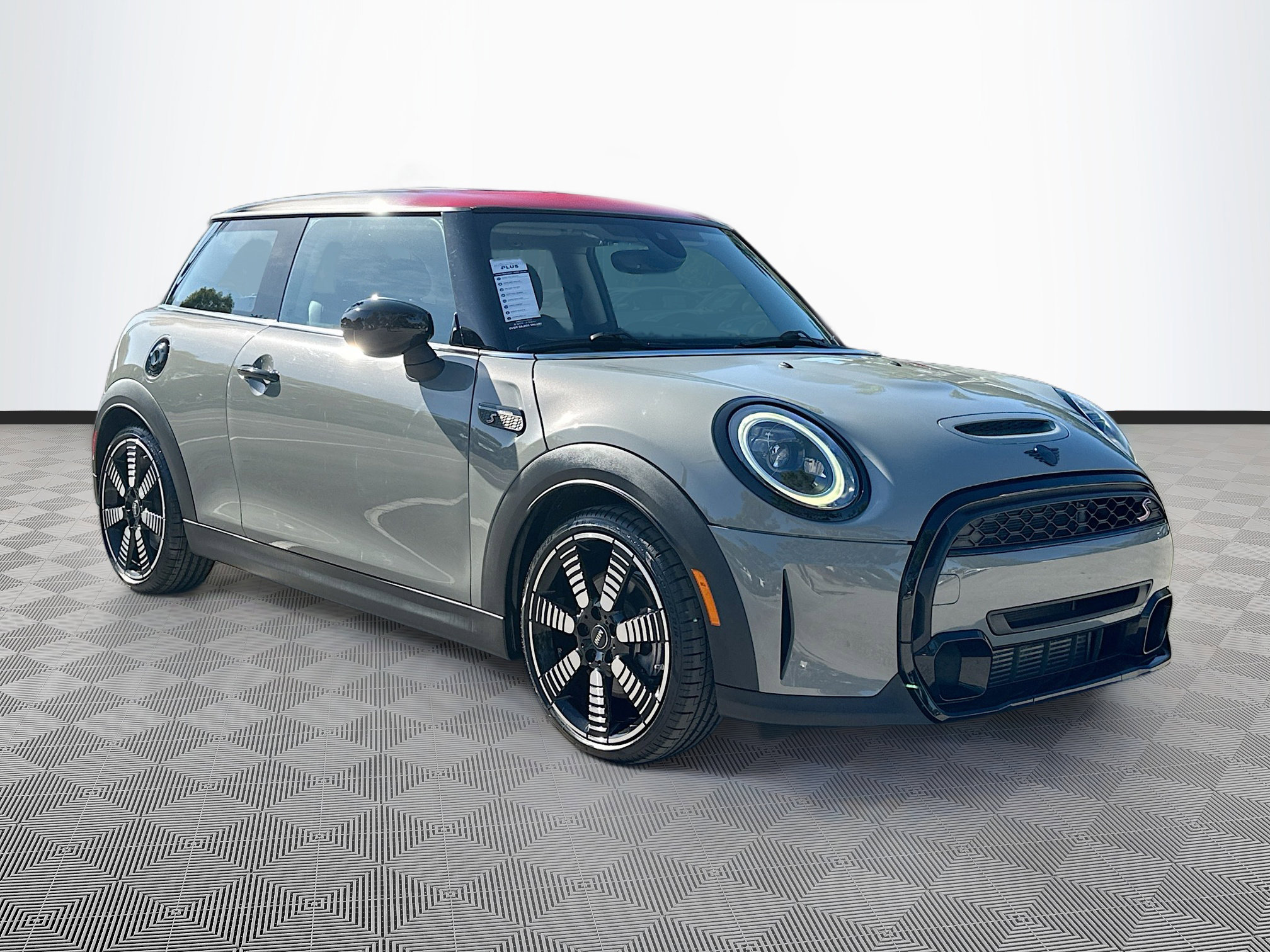 2023 MINI 3 Door S's photo