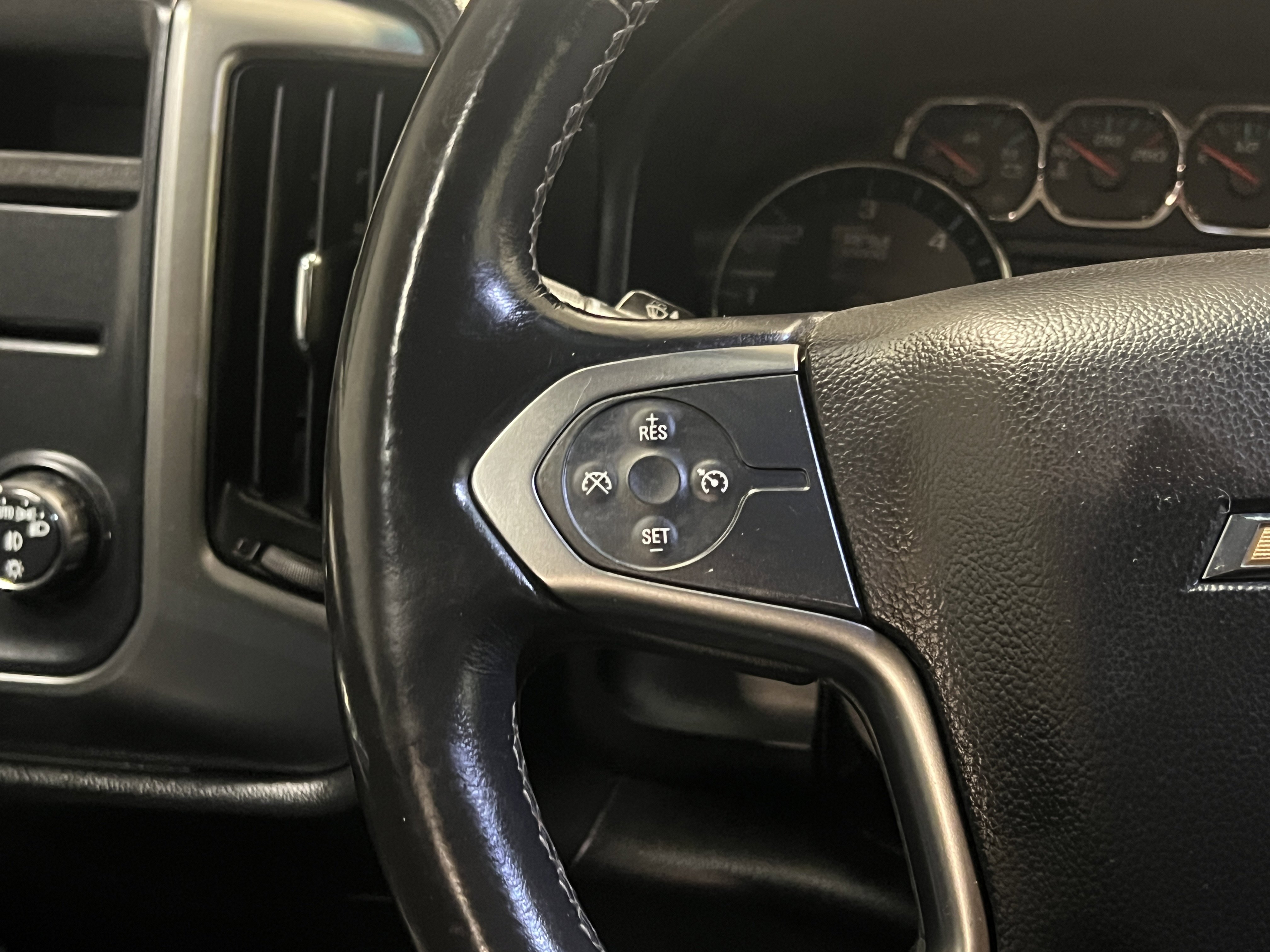 2015 Chevrolet Silverado 1500 LT photo 9