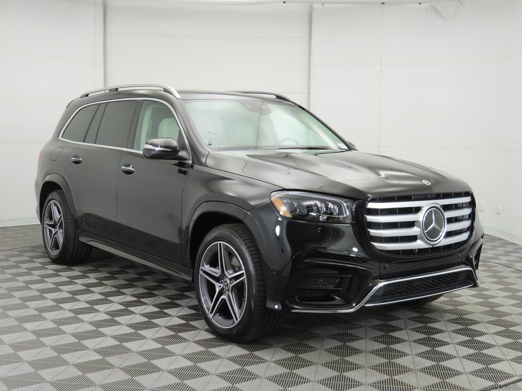 2025 Mercedes Benz GLS 450 4MATIC photo 2