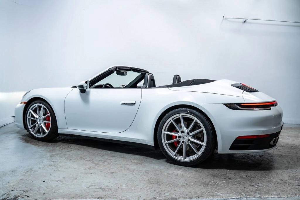 2022 Porsche 911 4S 4 GTS photo 2