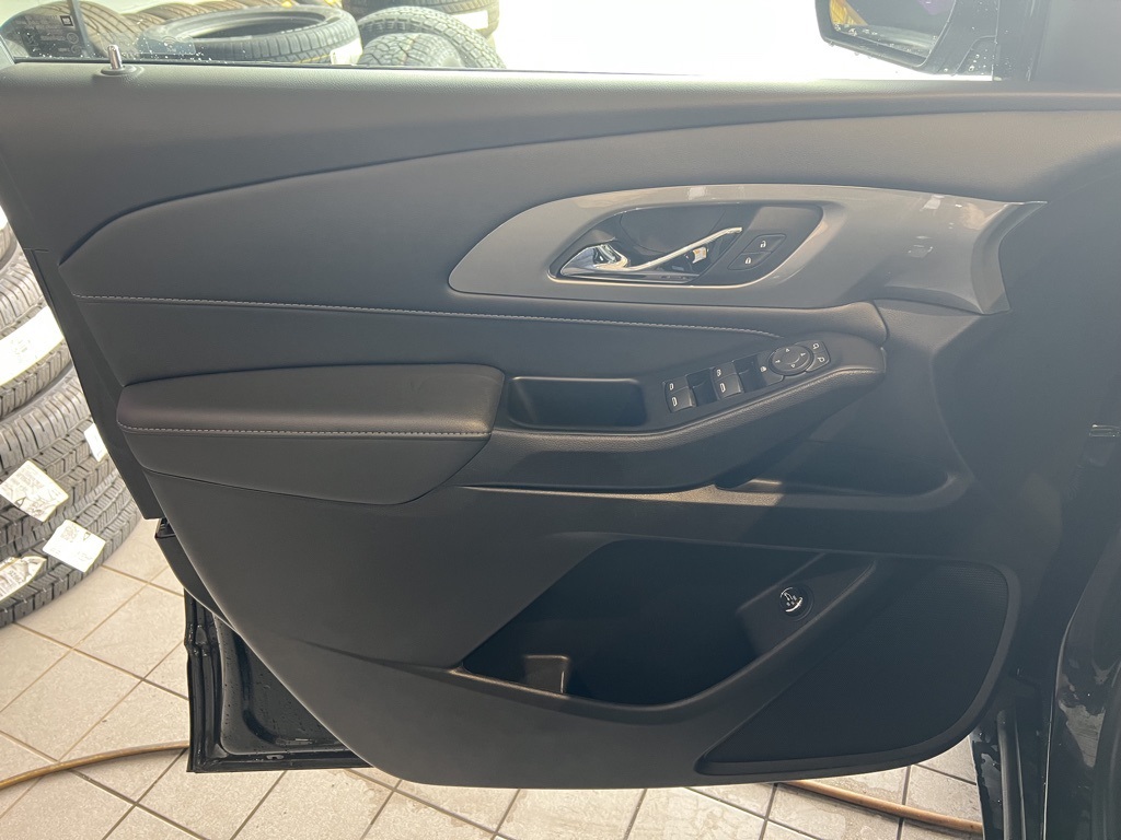 2023 Chevrolet Traverse Cloth 1LT photo 7