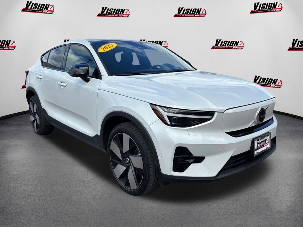 2023 Volvo C40 Recharge Ultimate photo 2