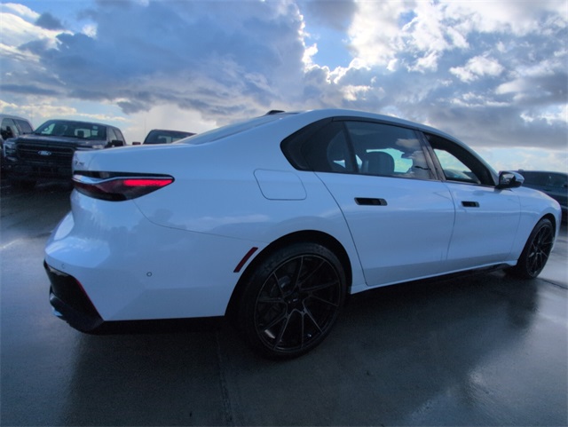 Used 2023 Alpine White BMW 760i xDrive image 16