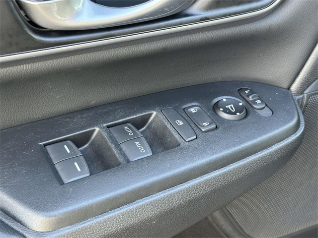2022 Honda CR-V Hybrid Touring photo 14