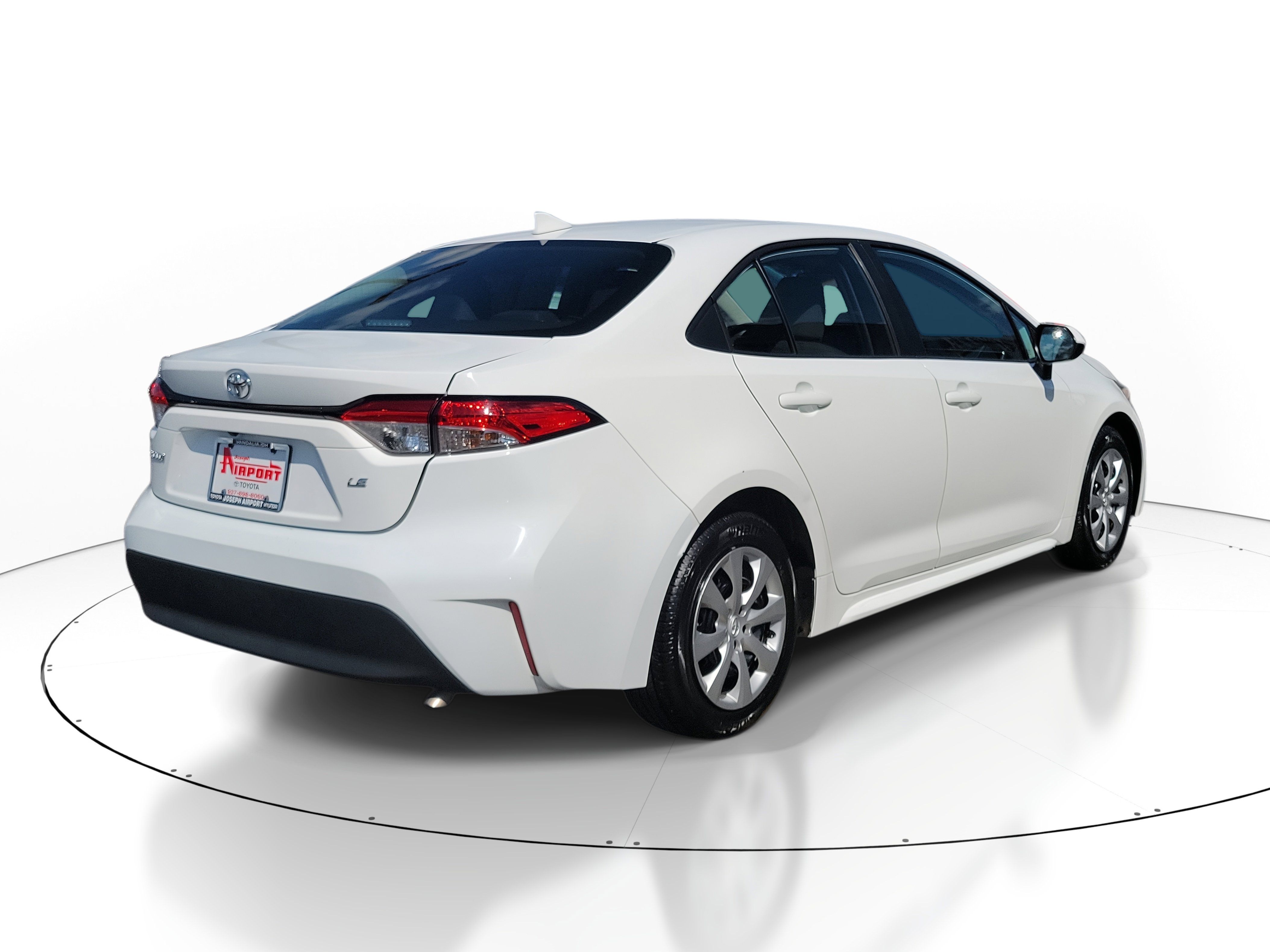 2024 Toyota Corolla LE photo 4