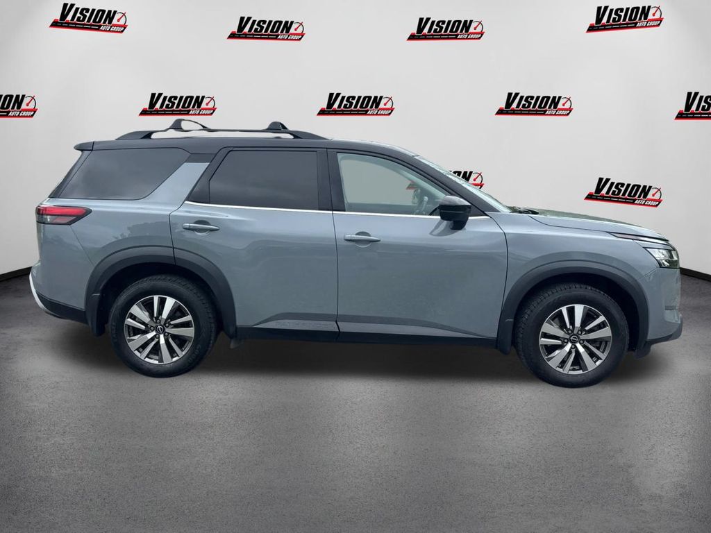 2022 Nissan Pathfinder SL photo 4