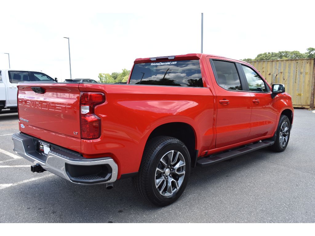 2025 Chevrolet Silverado 1500 LT photo 4