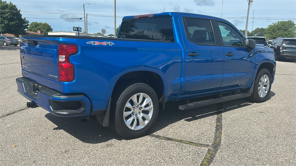2024 Chevrolet Silverado 1500 Custom photo 3