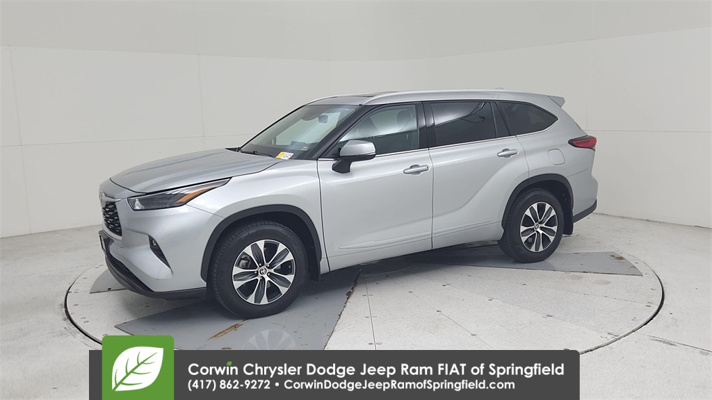 2022 Toyota Highlander XLE photo 7