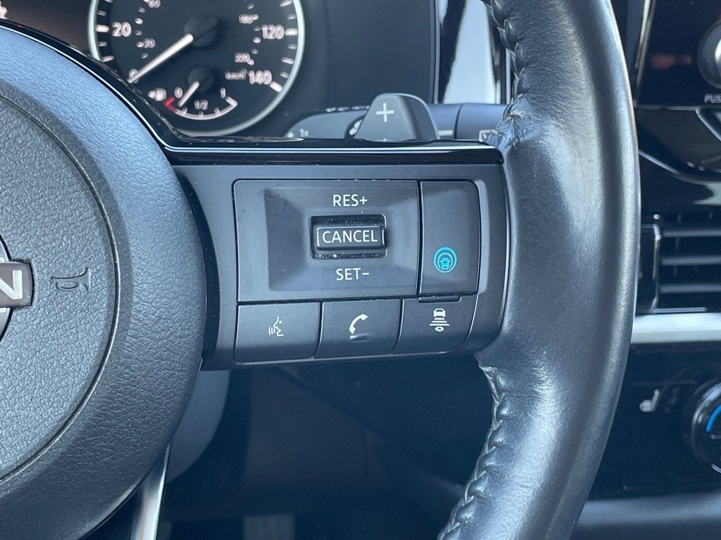 2022 Nissan Pathfinder SV photo 17