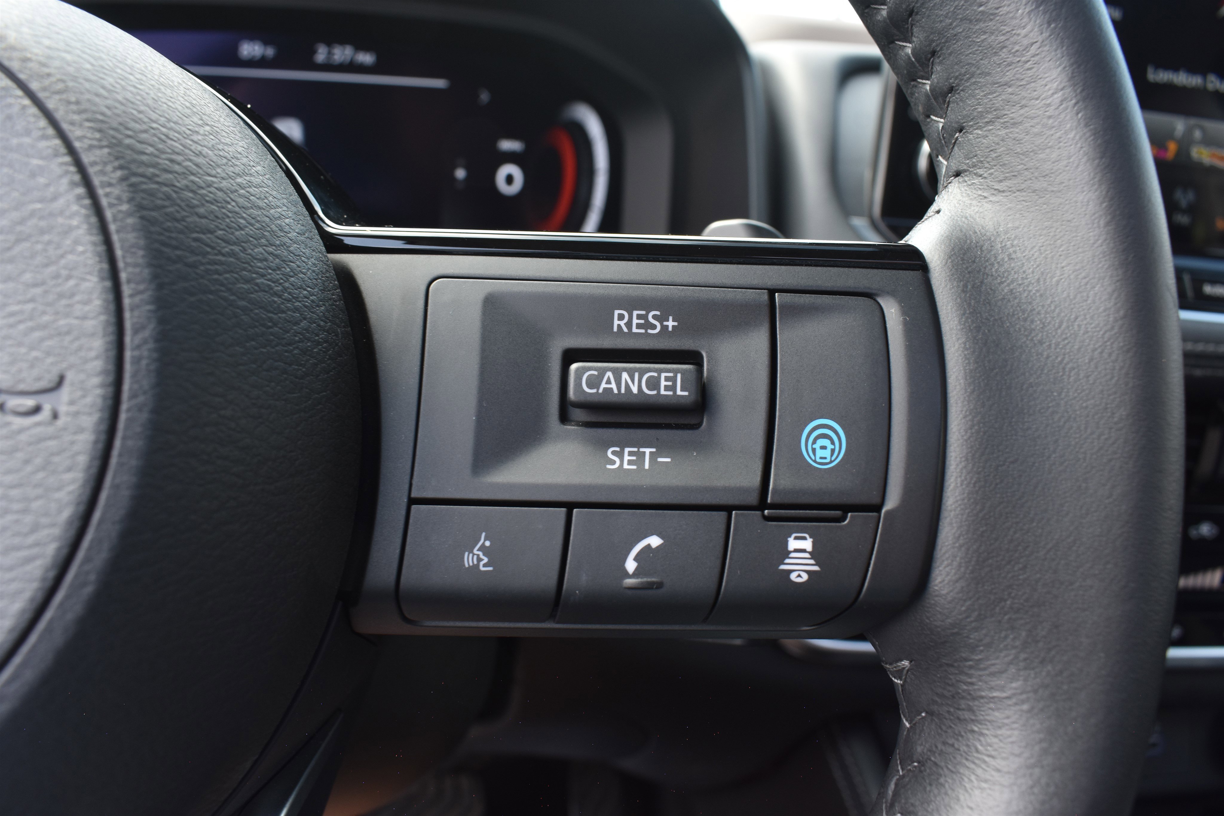 2023 Nissan Rogue Platinum photo 12