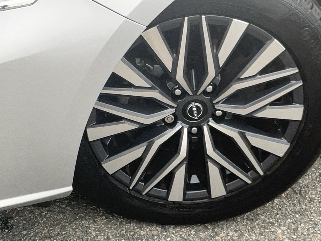 2023 Nissan Altima 2.5 SV photo 3