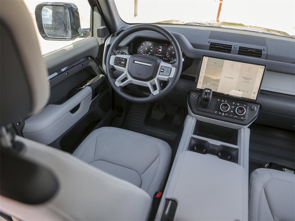 2026 Land Rover Defender 110 S photo 30