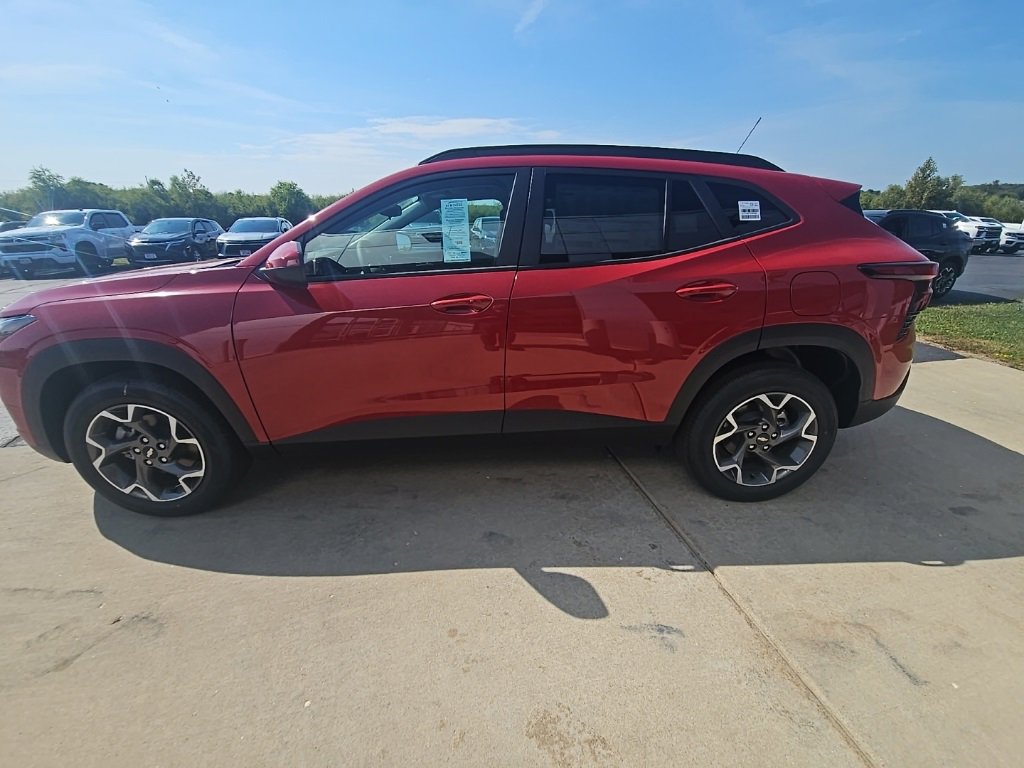 2026 Chevrolet Trax LT photo 3