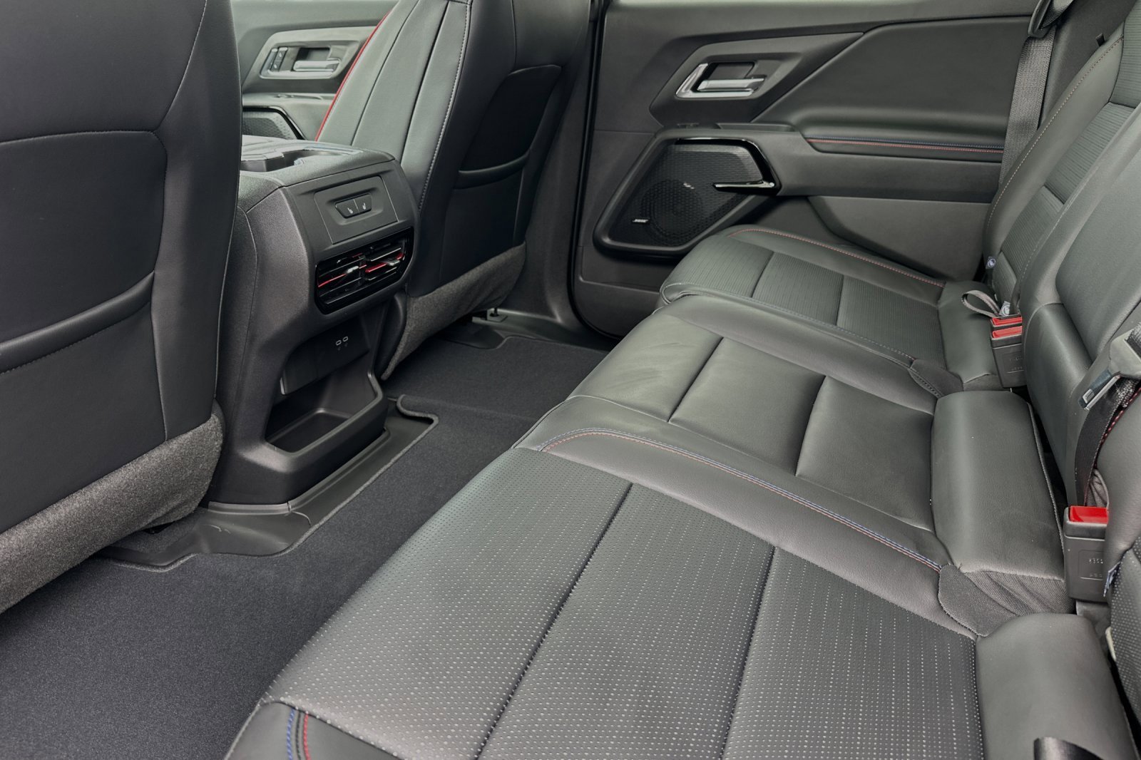 2024 Chevrolet Silverado EV RST photo 9