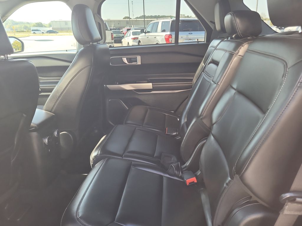 2022 Ford Explorer XLT photo 24