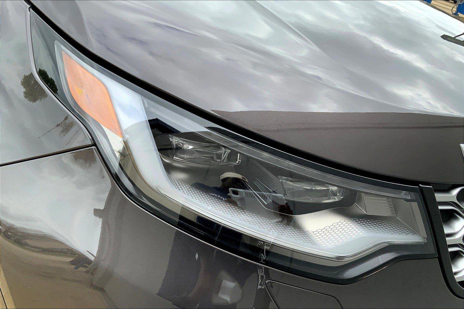 2023 Land Rover Discovery Metropolitan Edition photo 12