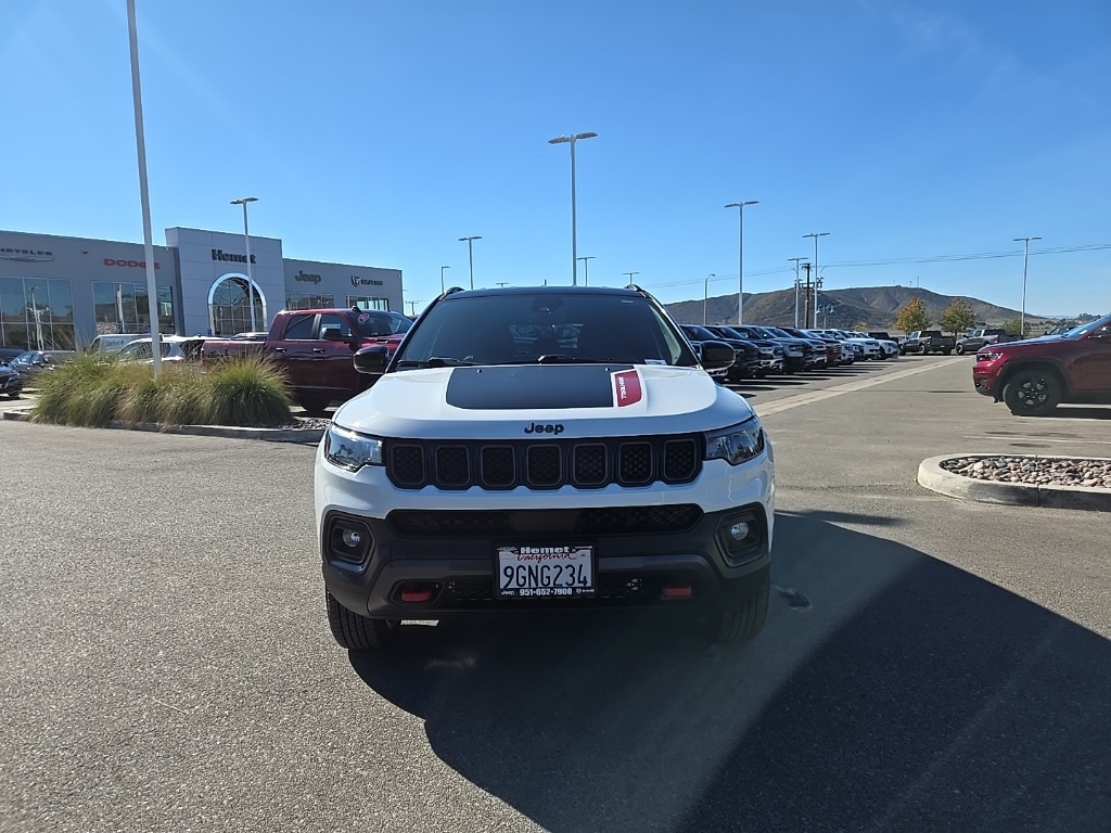 2023 Jeep Compass Trailhawk photo 2