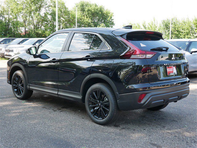2025 Mitsubishi Eclipse Cross LE photo 2