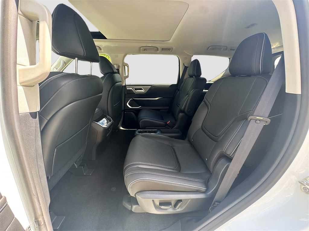 2026 Infiniti QX80 Luxe photo 23