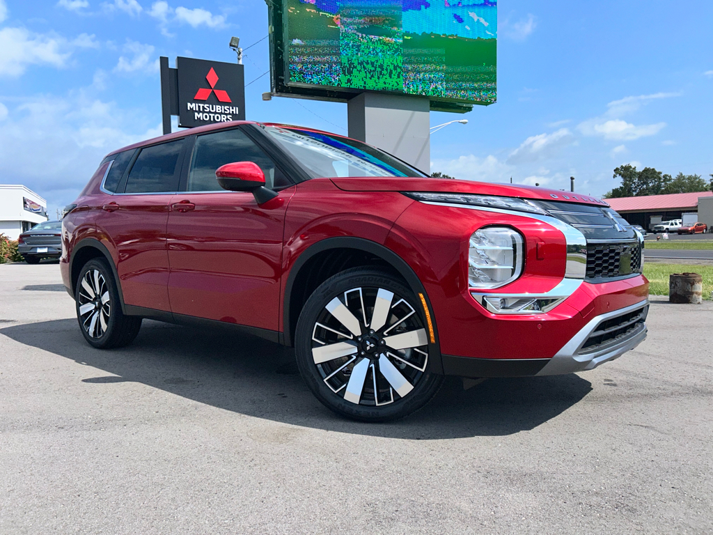 2025 Mitsubishi Outlander SE's photo