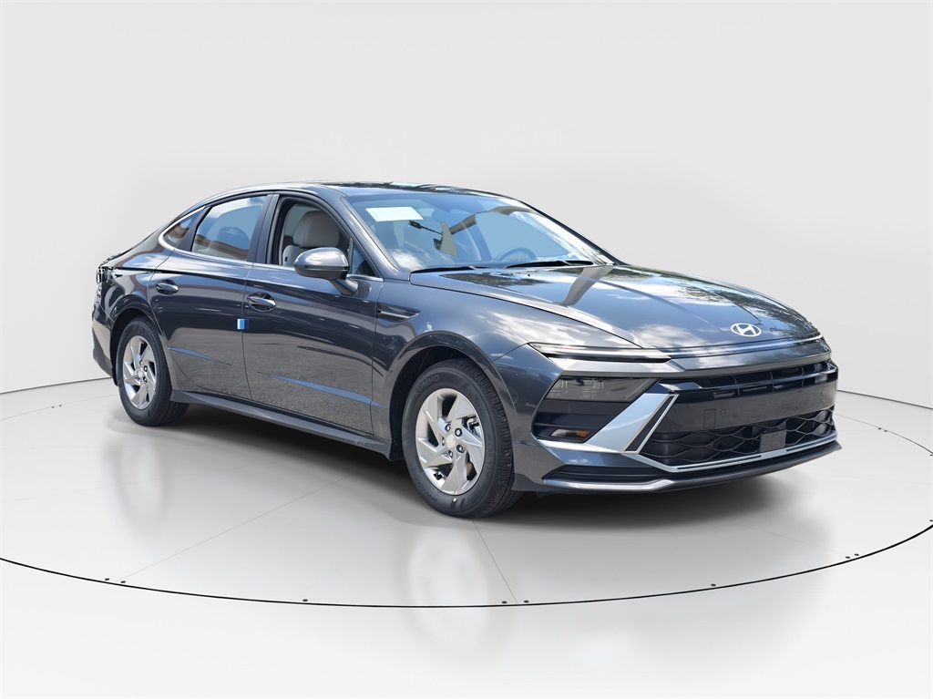 2025 Hyundai Sonata SE photo 2