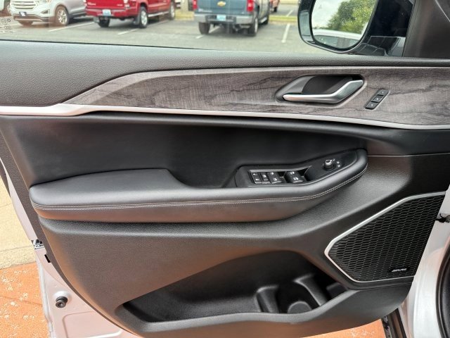 2022 Jeep Grand Cherokee Limited photo 3