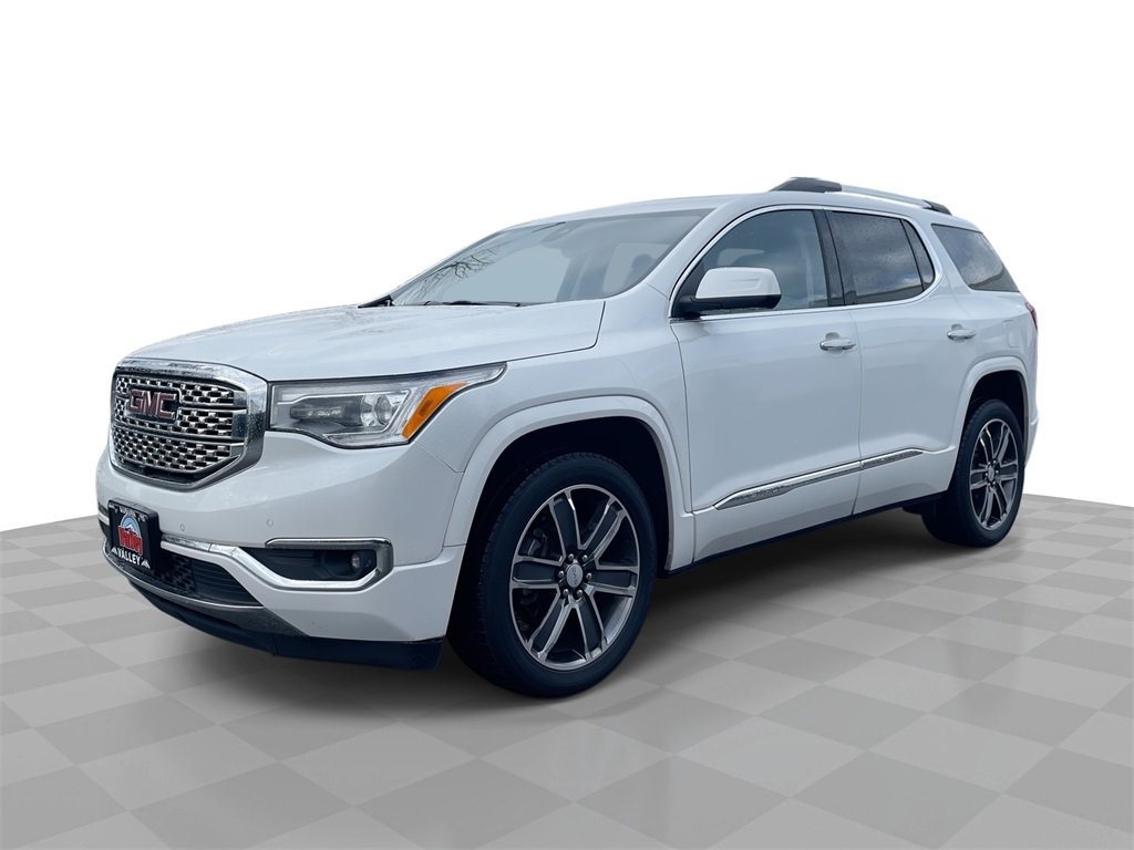 2018 GMC Acadia Denali's photo