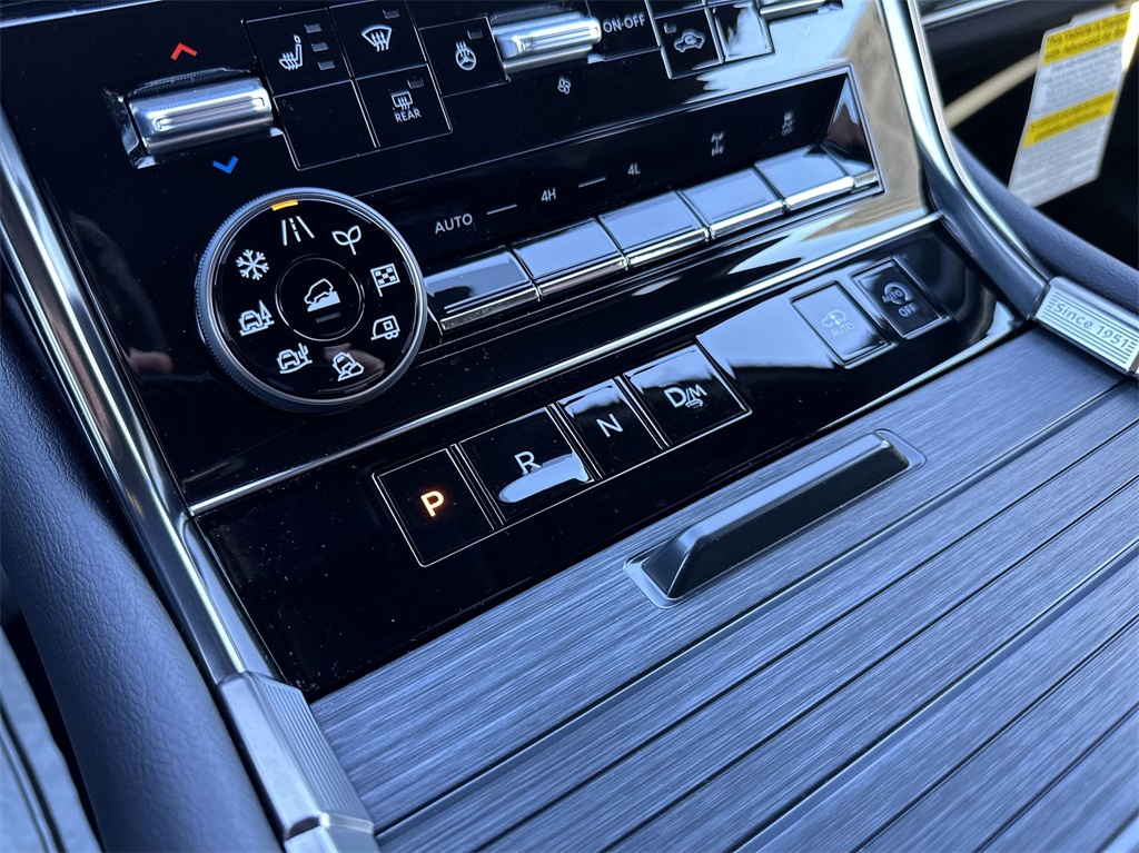 2025 Nissan Armada photo 13