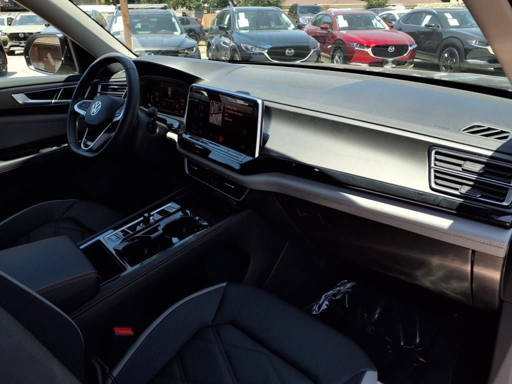 2024 Volkswagen Atlas Peak Edition SE Technology photo 22