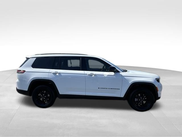 2025 Jeep Grand Cherokee Altitude X photo 3