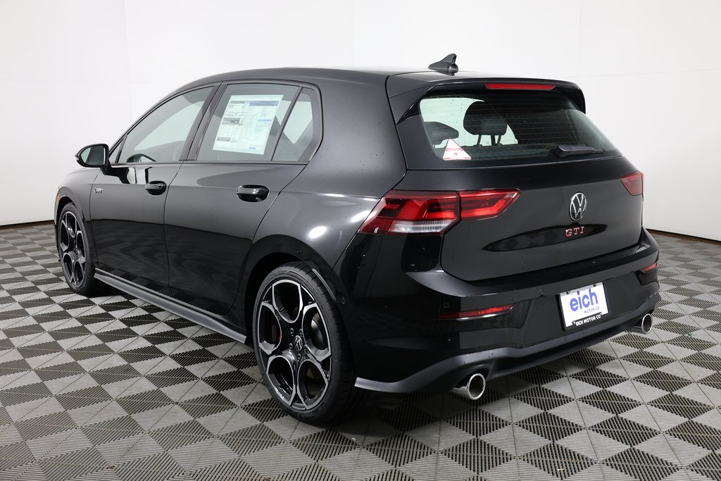 2025 Volkswagen Golf GTI Autobahn photo 2